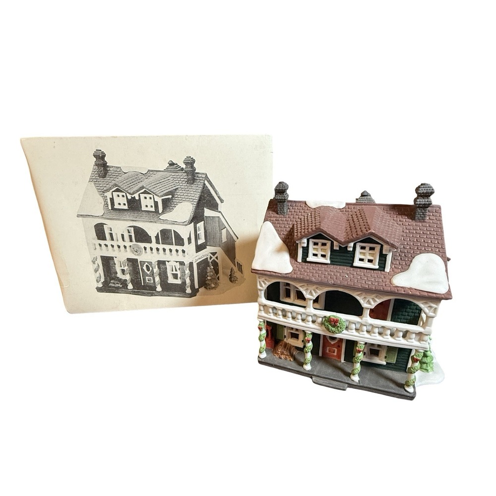 Dept 56 New England Village Captain's Cottage 1990 Lighted House w/ Box & Foam